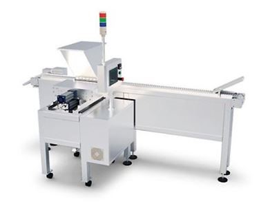 Horizontal injector filling cream, jam and chocolate for croissants